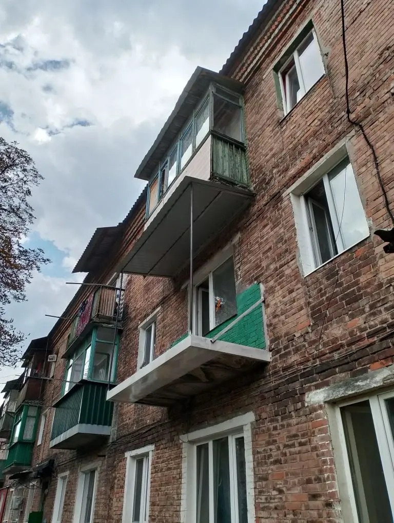 Усиление плиты и отдельная крыша балкона