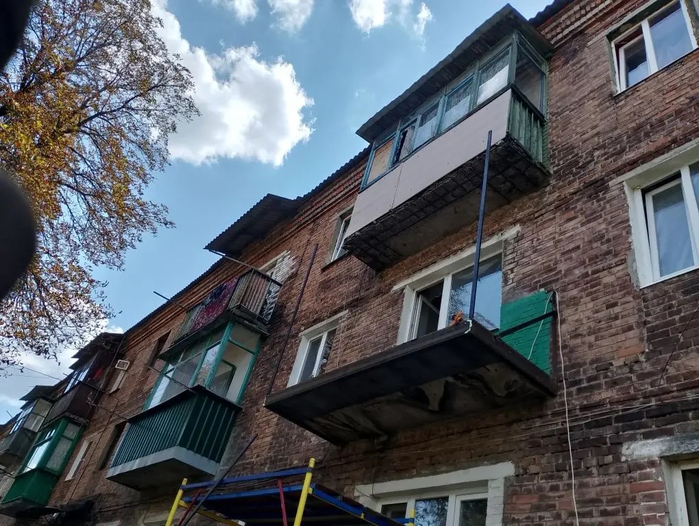 Металлический контур расширенной плиты